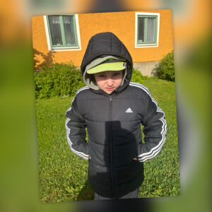 Karim på väg mot skolan